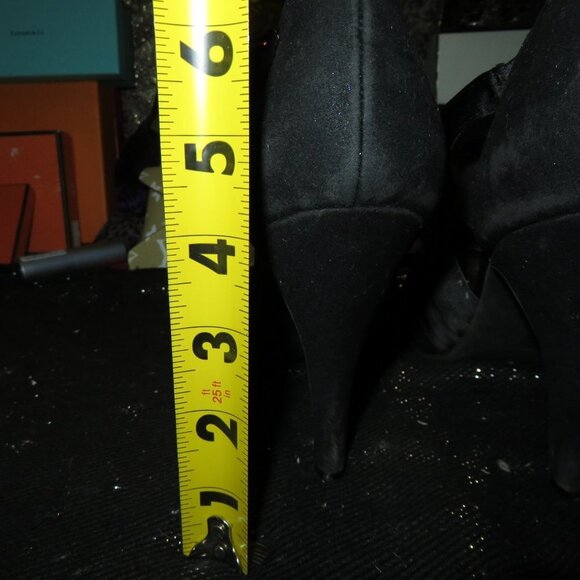 BOGO Fergalicious by Fergie Black Micro Suede & Satin Heels Pumps size 11 - Picture 5 of 15